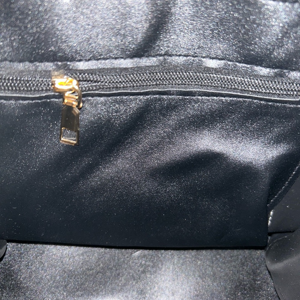 The Tote Bag - Picture 4 of 7